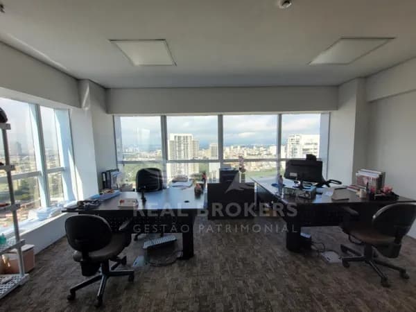 Sala Comercial Mobiliada para Locação com 40 m² de área útil | 2 Banheiros | 1 vaga de garagem em Alphaville