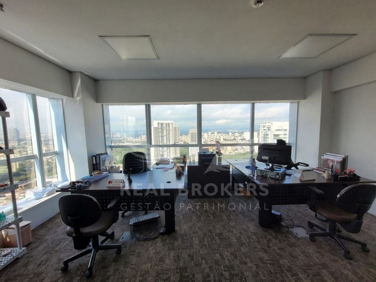 Sala Comercial Mobiliada para Locação com 40 m² de área útil | 2 Banheiros | 1 vaga de garagem em Alphaville