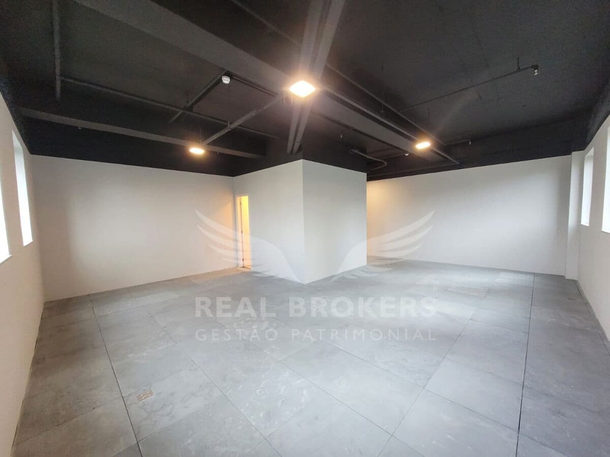 Sala comercial para locação com 70,51m² de área útil 2 banheiros e 2 vagas de garagem em Alphaville