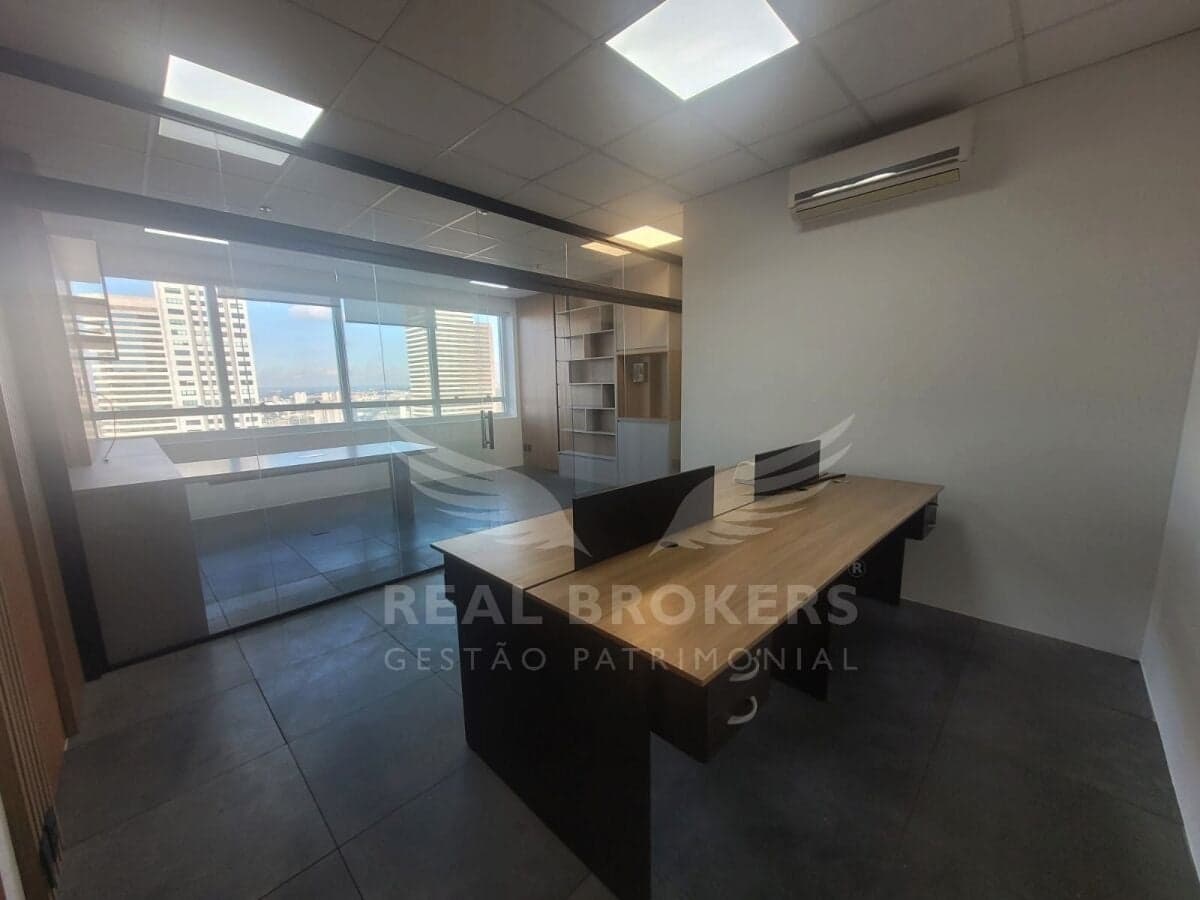 Sala comercial para locação com 42 m² de are útil | copa | 2 vagas de garagem em Alphaville