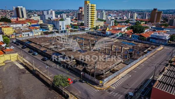 Lote/Terreno em Bauru - Centro