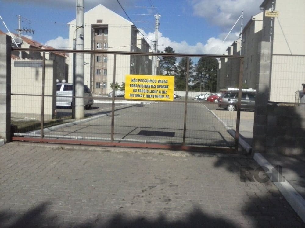Apartamento dois dormitórios com estacionamento, Bairro Lomba do Pinheiro Porto Alegre/RS