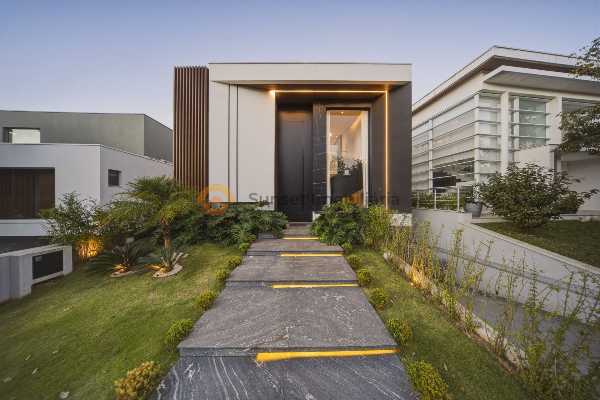 Casa Nero | 4 suítes à venda, 450m² por R$ 9.290.000 — Tamboré 11, Santana de Parnaíba/SP
