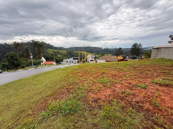 Terreno à Venda no Condomínio Reserva Santa Anna | 690 m² | 45 m de Frente | R$ 700.000