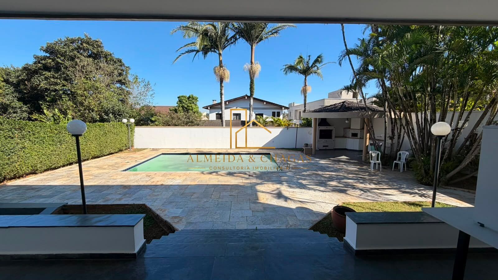 Casa Mobiliada para Locação no Residencial Alphaville 2 | 4 Suítes | 523m² de Área Construída | Alphaville – Barueri