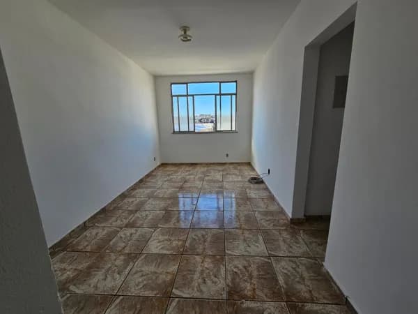 Apartamento pronto para morar no Centro de Nilópolis! Frente de Rua!