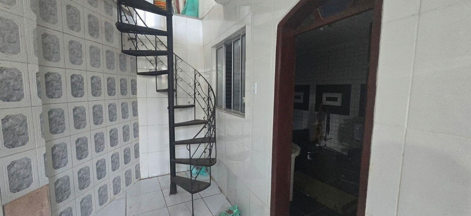 Casa na Jabatiteua - na vila São Francisco - Perto da garagem do arsenal venha conhecer 01
