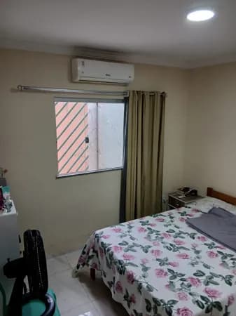 Casa com 2 Vagas, Suíte e Quintal Amplo no Residencial Flor de Lótus