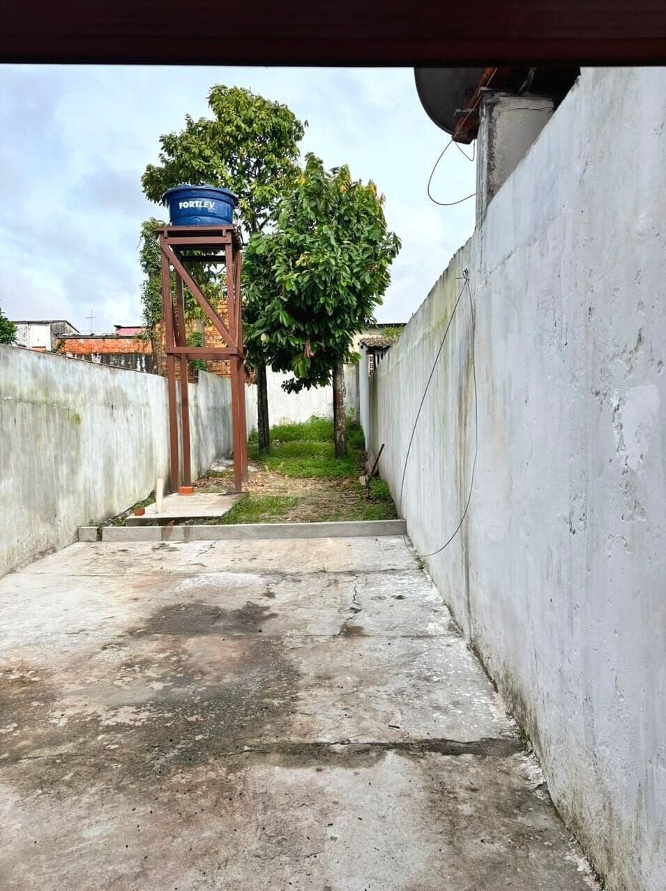 Casa à Venda na Rua Curuçá com Terreno de 52 Metros de Profundidade