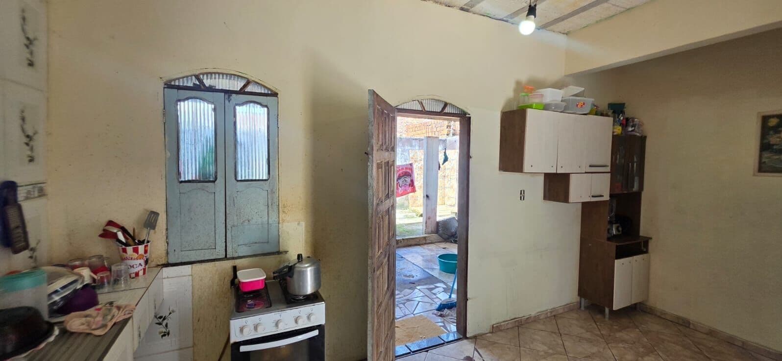 Oportunidade na Cabanagem: Casa Espaçosa com Quintal e Rua Asfaltada