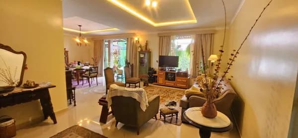 Casa à Venda no Cypress Garden com Lazer Completo e Segurança 24h