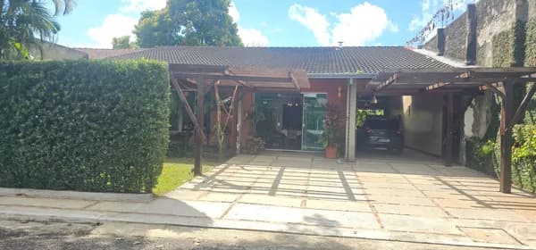 Casa em Ananindeua com 3 Quartos e Condomínio Clube