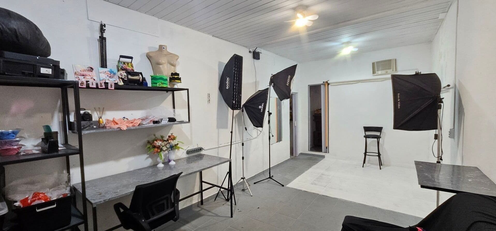 Casa à venda no 40 Horas com 2 pontos comerciais
