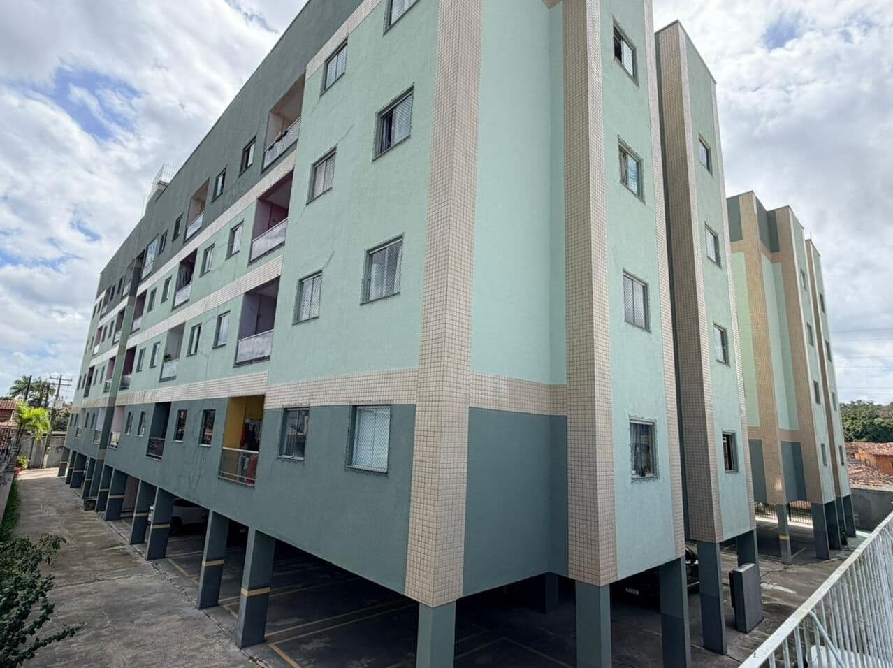 Apartamento à Venda no Condomínio Rowena | 59m² | 2 Quartos | Suíte