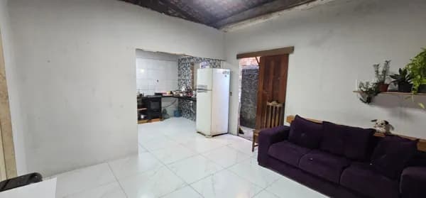 Casa com Sala Ampla, Garagem e Espaço Comercial na Passagem Bom Jesus