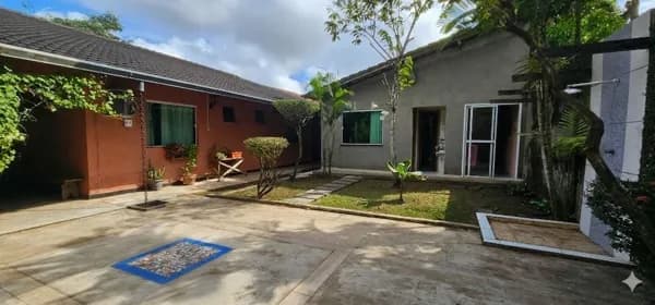 Casa de 3 Quartos em Condomínio com Piscina e Academia