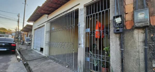 Casa com Ponto Comercial à Venda no Distrito Industrial em Ananindeua