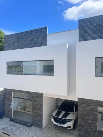 Casa Duplex com 3 Suítes e Quintal Privativo no Sky Park