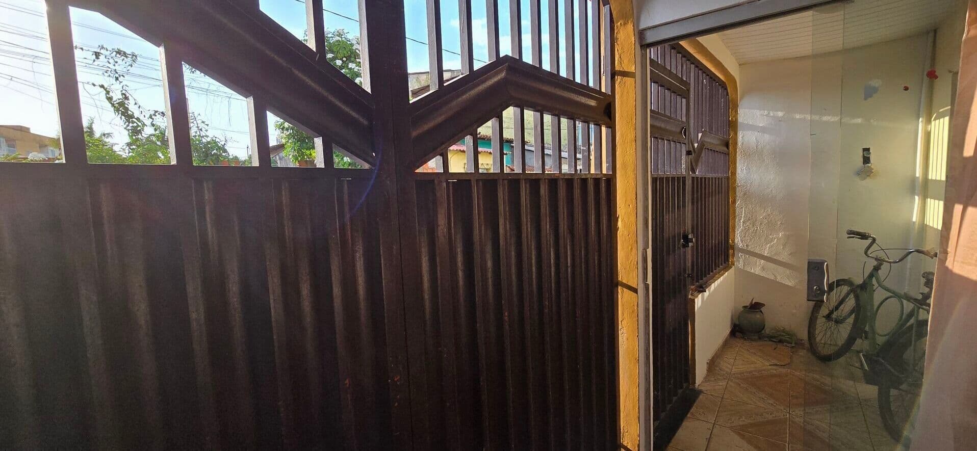 Casa Duplex no 40 Horas – 3 Quartos, 2 Suítes e Quintal por R$ 200 Mil
