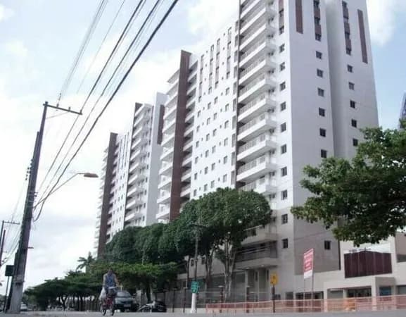 Piazza Toscana – Um apartamento com 3 quartos, 3 banheiros sendo 1 suíte, 1 vaga 82