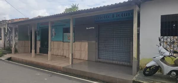 Casa com renda e pontos comerciais em Ananindeua