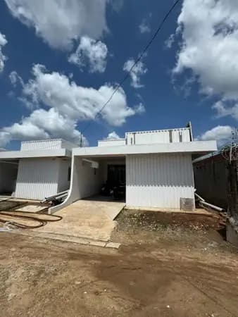 Condomínio Jardins Di Seffer: Casa de 3 Quartos com Quintal e Piscina