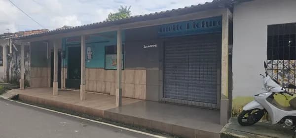 Imóvel com ponto comercial e quintal grande à venda em Ananindeua