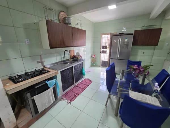 Casa Ampla com 2 Moradias Independentes no P.A. Cabral – Ideal para Morar e Investir