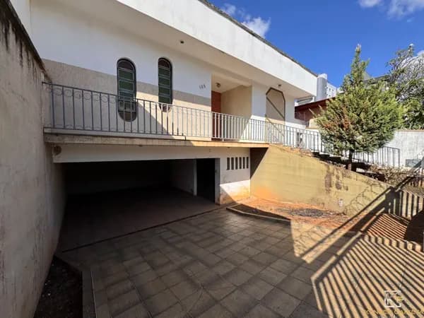 Casa em Patos de Minas - Centro