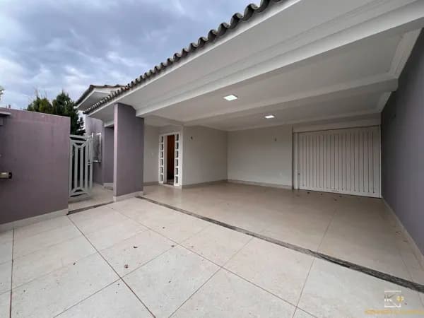 Casa a venda bairro Guanabara em Patos de Minas