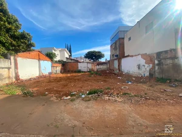 Lote/Terreno em Patos de Minas - Lagoa Grande