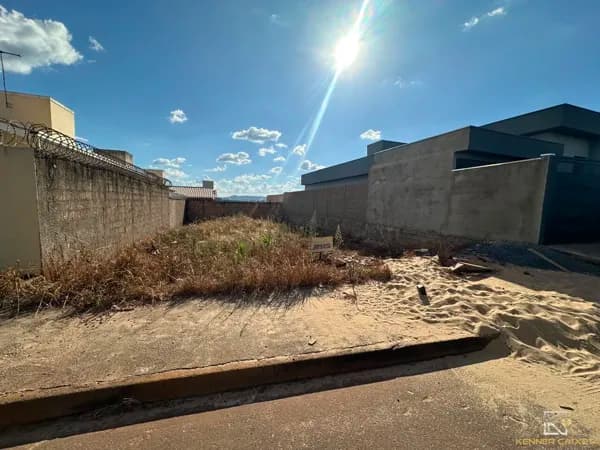 Lote/Terreno em Patos de Minas - Santa Helena