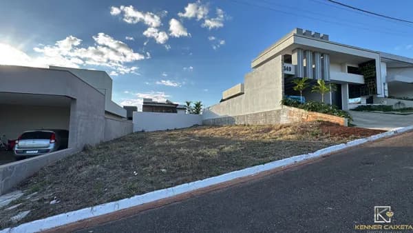 Lote/Terreno em Patos de Minas - Alto dos Caiçaras