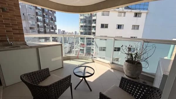 Flat com 1 dormitório mobiliado e decorado em Gonzaga, Santos/SP