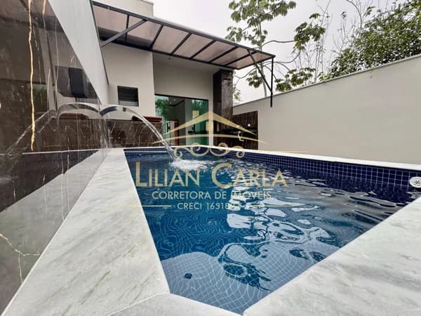 Casa à venda em Mongaguá com 3 dorm, 1 suíte e PISCINA por R$ 540 mil