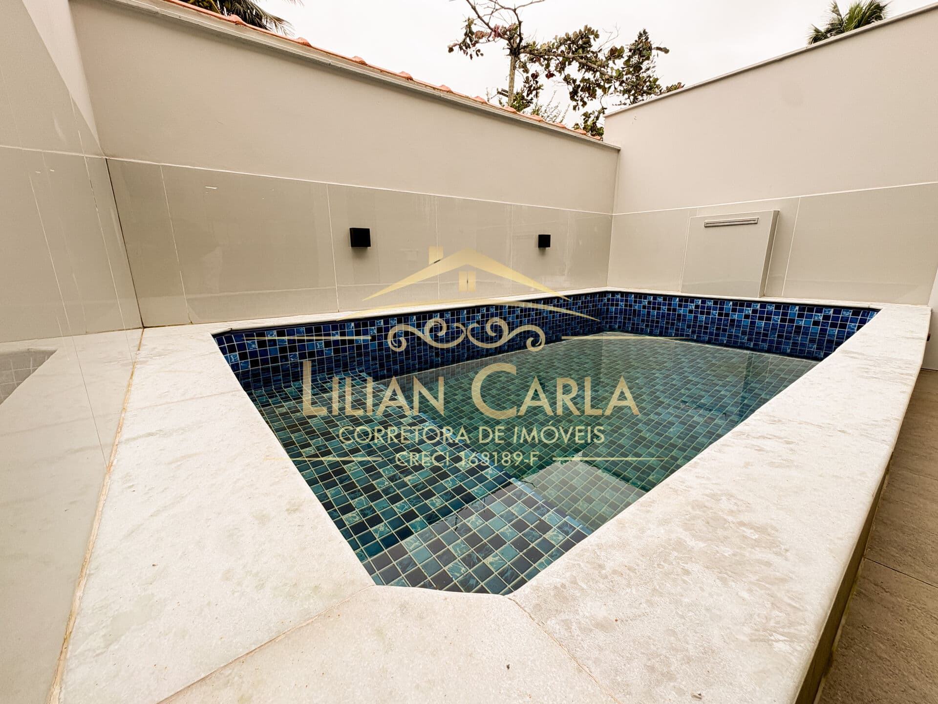Casa em condomínio à venda em Itanhaém com 2 suítes e Piscina à partir de R$ 439.900 mil!