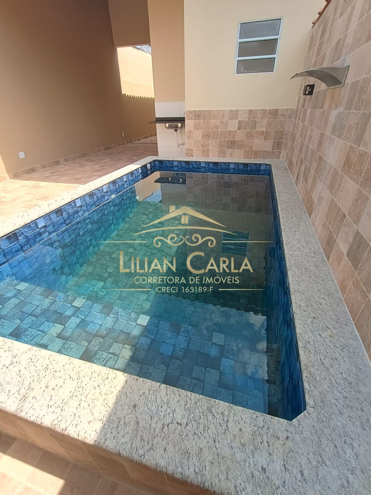 Casa à venda na Praia de Itanhaém com 2 dorm, 1 suíte e PISCINA por R$ 350 mil