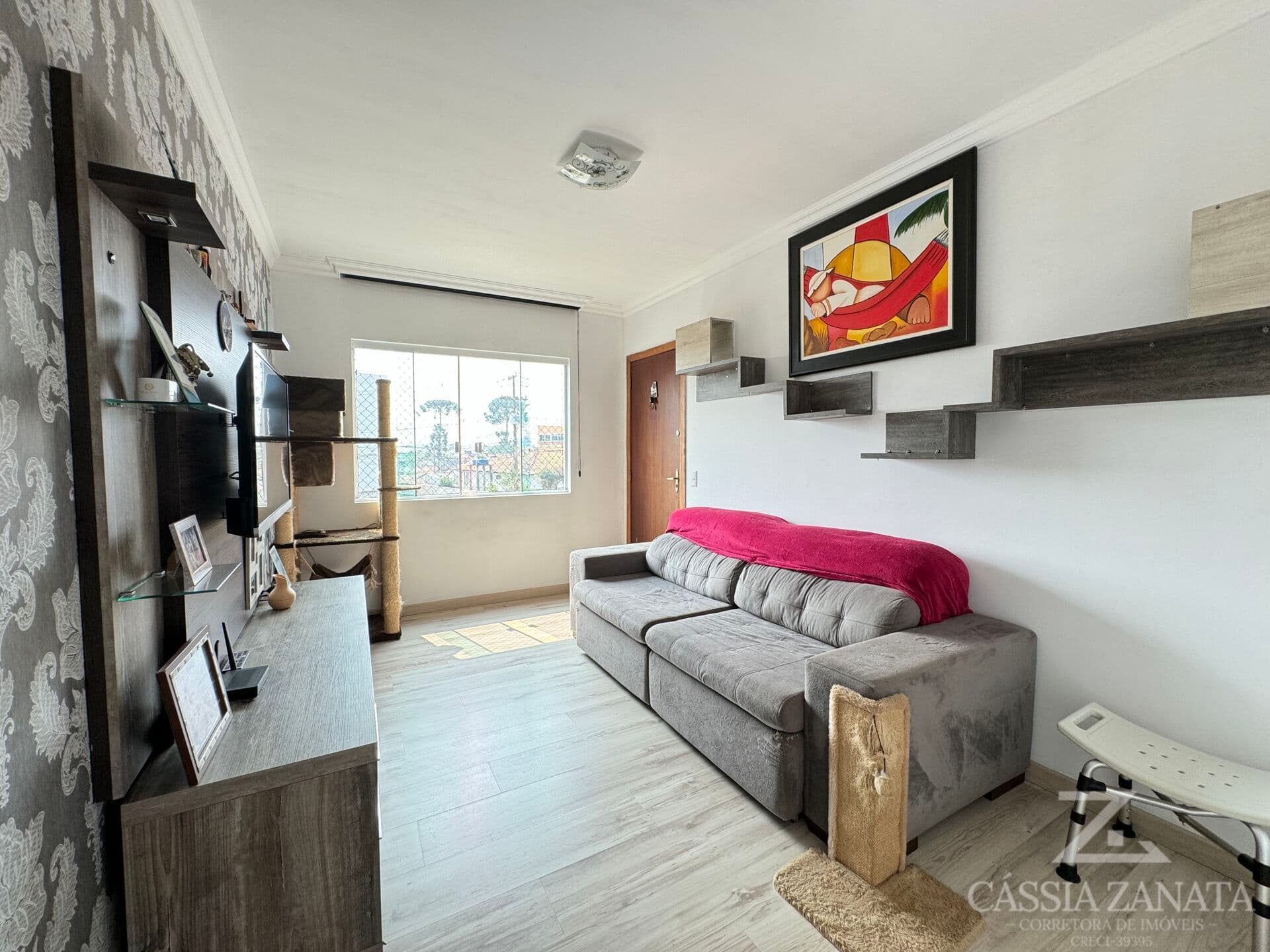 Apartamento Semi-Mobiliado com 2 Quartos em São José dos Pinhais