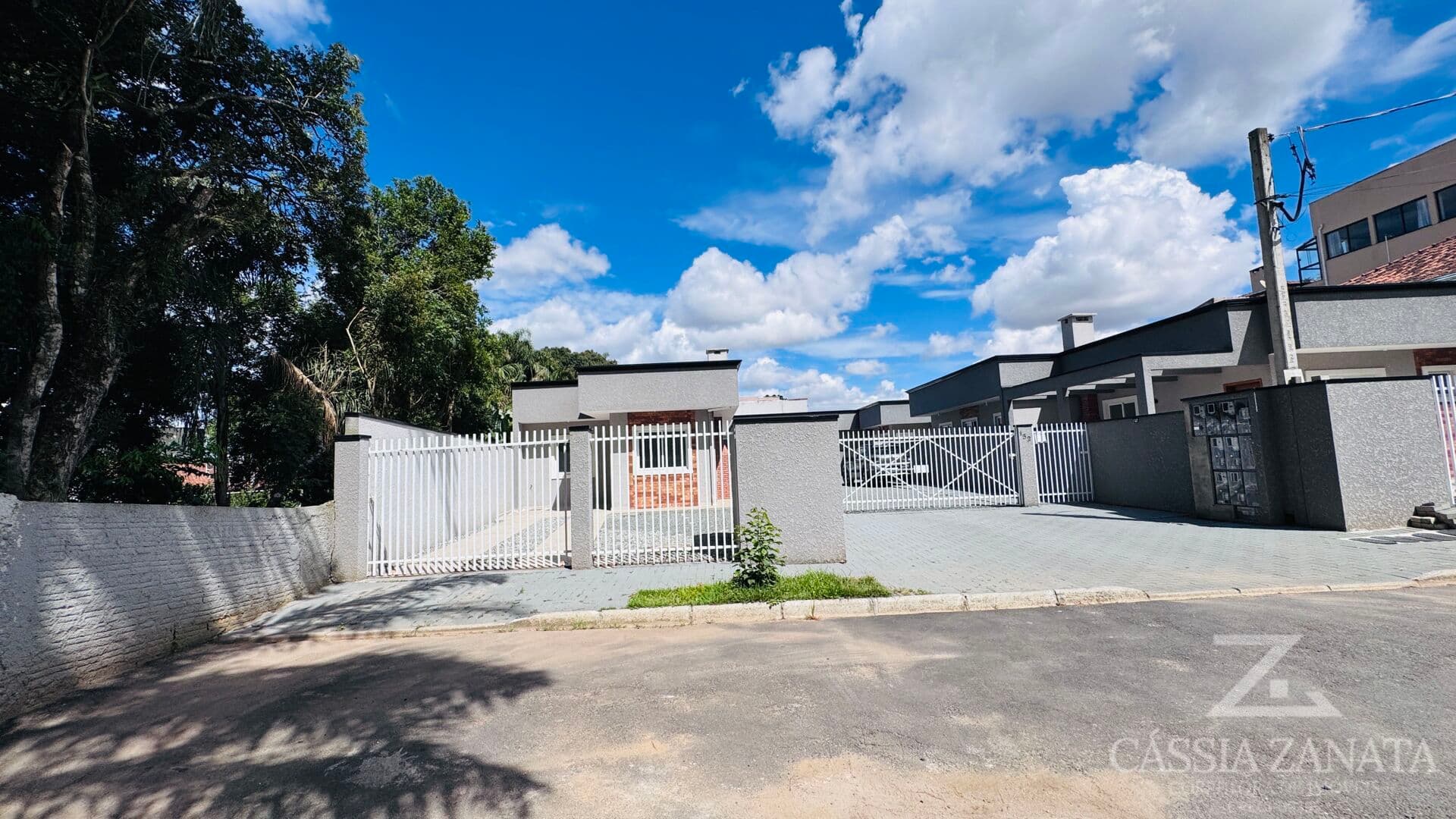 Casa Térrea 3 quartos, sendo 1 suite - Colonia Rio Grande - SJP