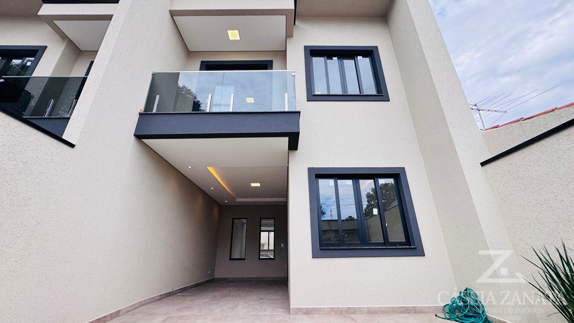 Sobrado 3 quartos - Jardim Aviação - São José dos Pinhais