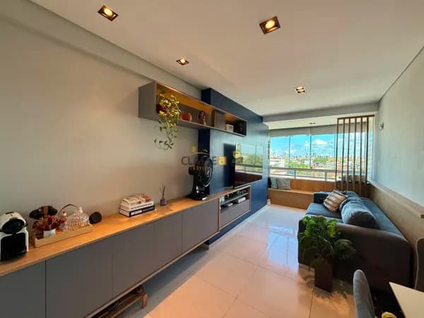 Apartamento Reformado 2 Quartos com Varanda em Piedade