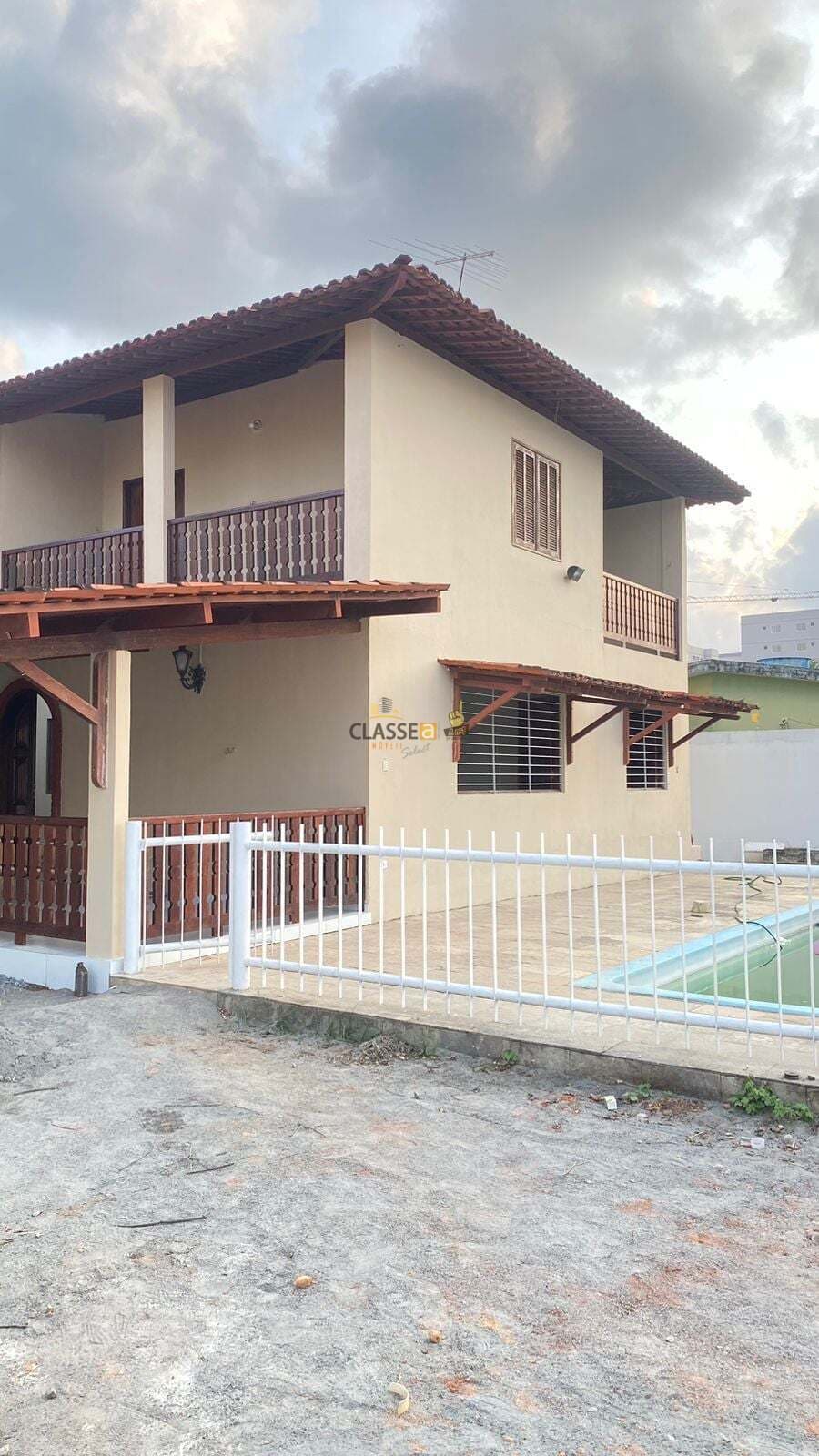 Casa 4 Quartos com Piscina em Candeias