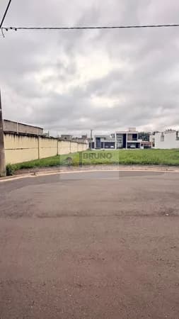 OPORTUNIDADE !!! Terreno 281,13 m² em Condomínio DE FRENTE A ÁREA VERDE