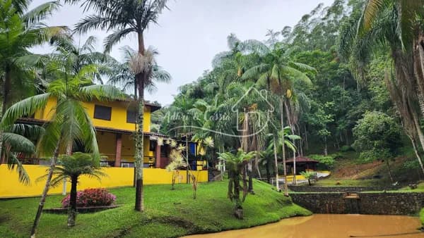 Fazenda/Sítios/Chácaras em São Lourenço da Serra - Centro