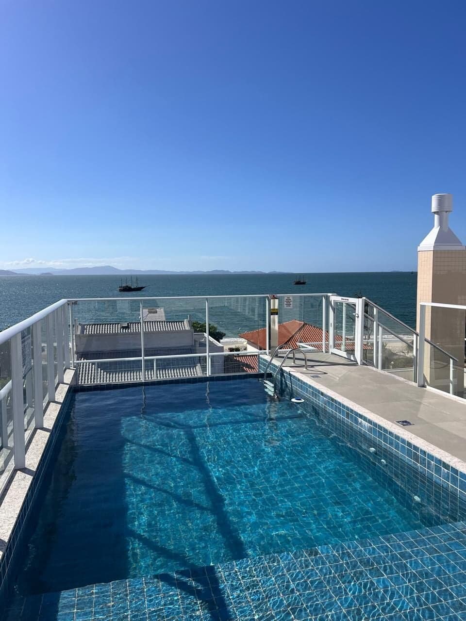 Apartamento frente mar na praia da Cachoeira do Bom Jesus