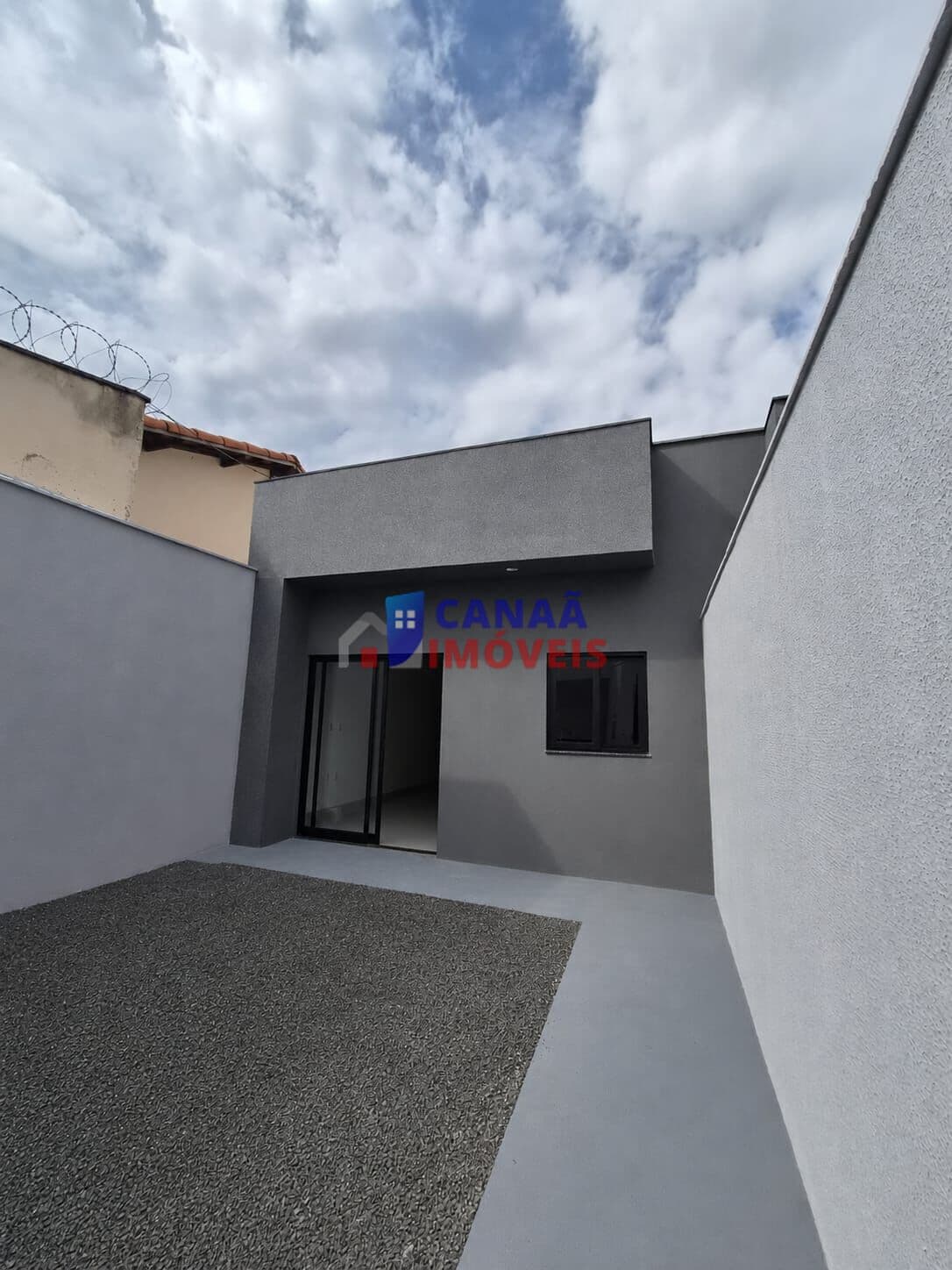 Casa nova recém construída bairro luizote 3