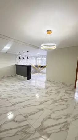 Casa 3 quartos 1 Suíte , reformada com área fundo Quadra 300 Recanto das Emas