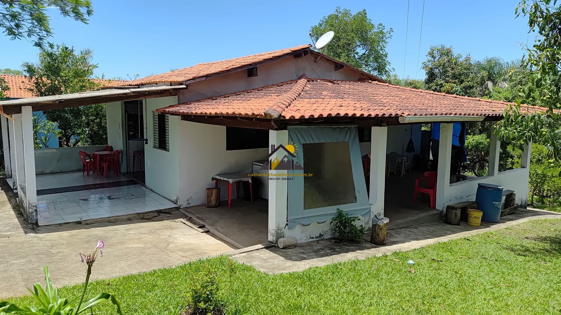 Chácara com 1.009 m² — Duas casas independentes e ponto comercial!