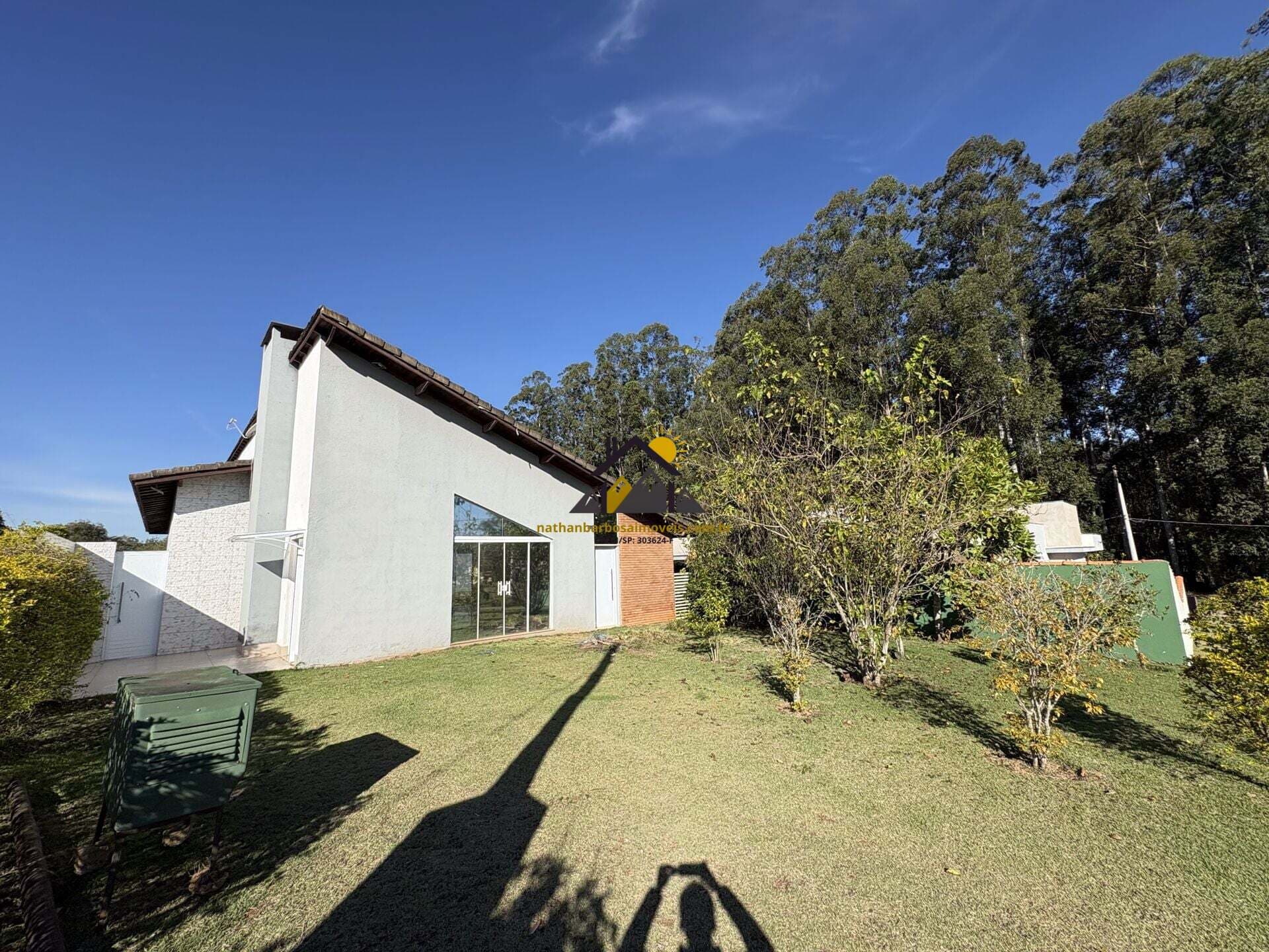Casa térrea com vista para o lago no Ninho Verde 1 – 197m² construídos em terreno de 900m²