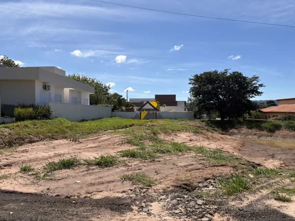 Terreno no Ninho Verde 2 | perto do Centro Comercial – com título do clube transferível oportunidade real!